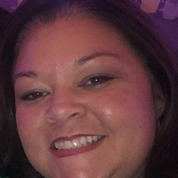 Meet your Posher, Jennifer - Picture 1 of 1